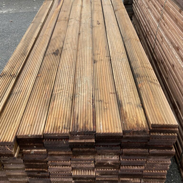 terrasse douglas strié traité marron