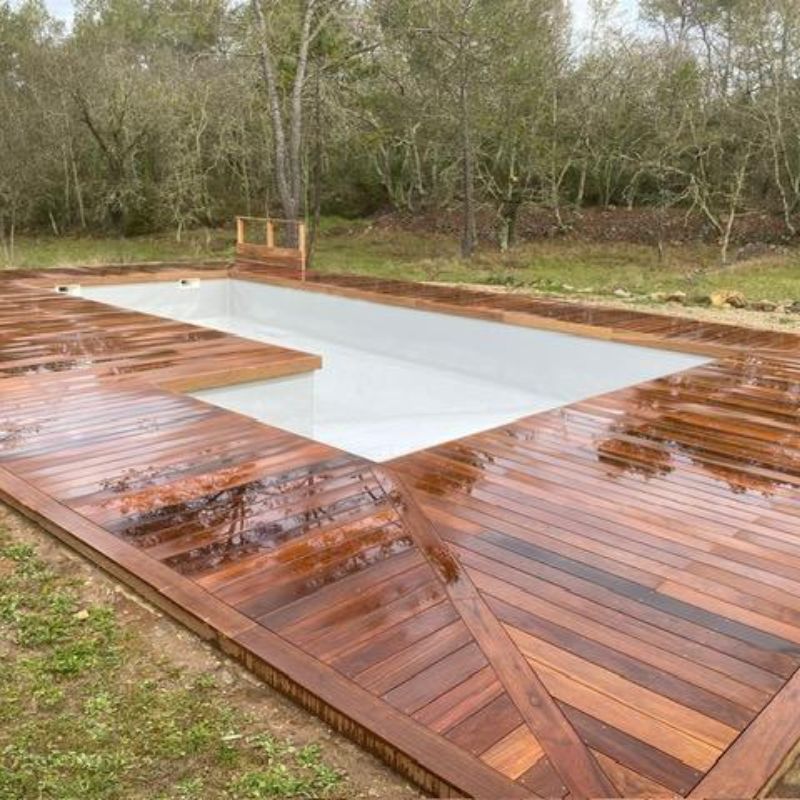 Projet après contour piscine en lame de terrasse IPE