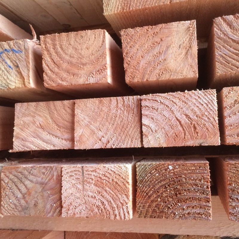 Chevrons en bois de Pin raboté