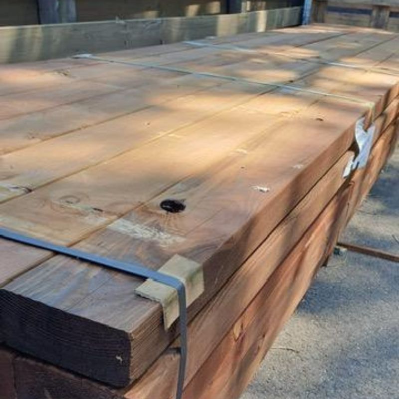 Madrier en pin traité marron