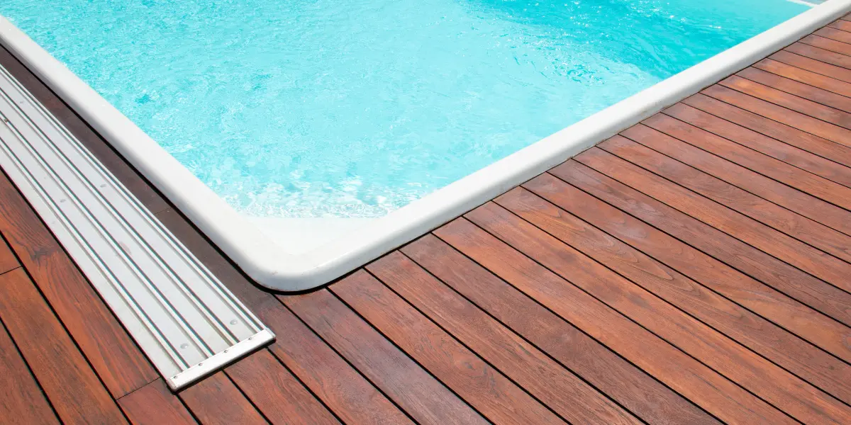 Terrasse bois piscine